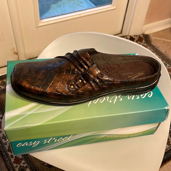 Slip on shoes - Picture 1 of 4